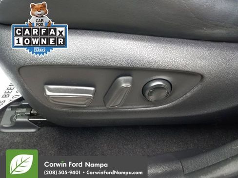 Used 2020 Toyota RAV4 Limited image 12