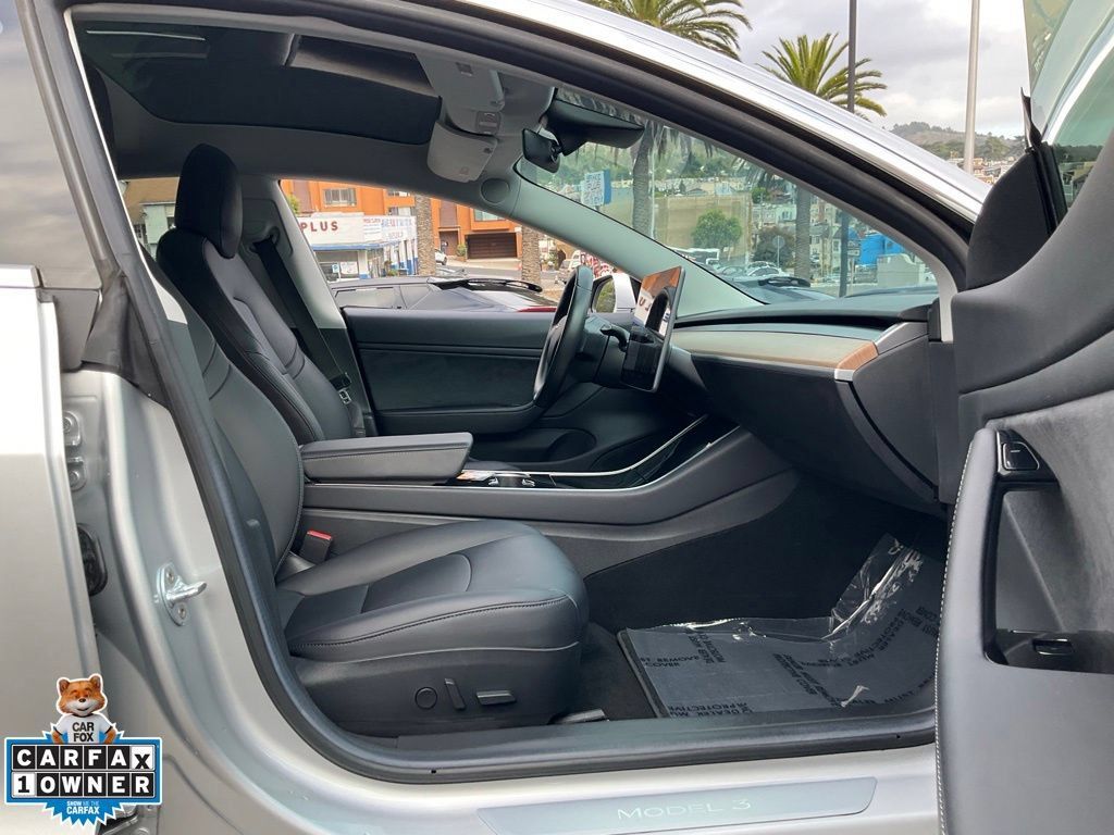 Used 2018 Tesla Model 3 Long Range RWD image 59