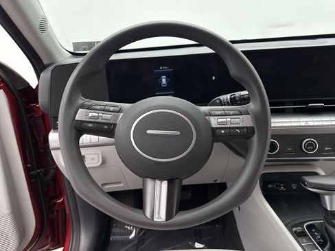 Used 2024 Hyundai Kona SE image 12