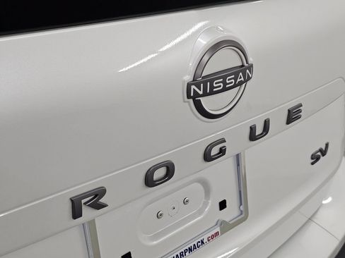 Used 2024 Nissan Rogue SV w/ SV Premium Package FWD image 26