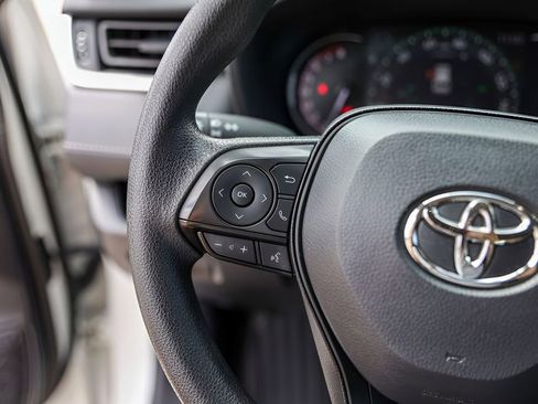 Used 2025 Toyota RAV4 XLE FWD image 14