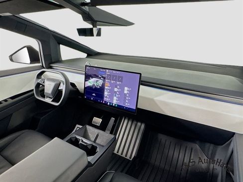 Used 2024 Tesla Cybertruck AWD Crew Cab image 31