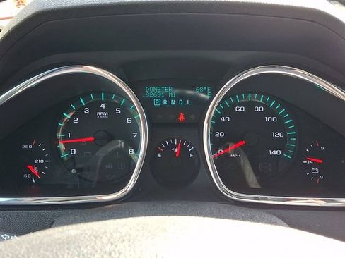 Used 2011 Chevrolet Traverse LT w/ Personal Connectivity Package FWD image 18
