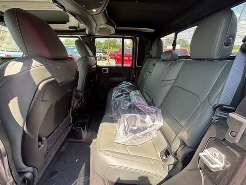 New 2026 Jeep Gladiator Mojave AWD/4WD image 10