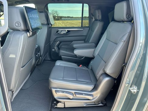 New 2026 Chevrolet Suburban Z71 w/ Z71 Off-Road Package image 23