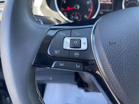 Used 2021 Volkswagen Tiguan SE w/ 3rd Row Seat Package image 16