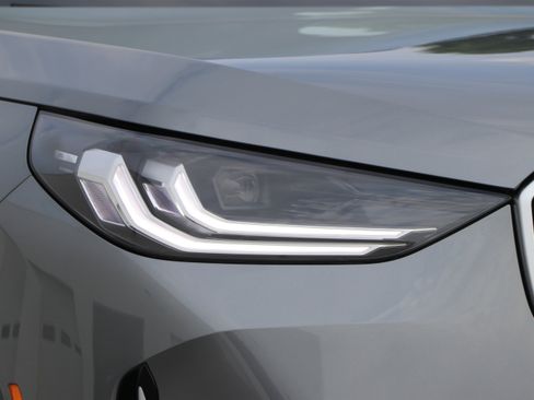 Used 2025 BMW X3 xDrive30i w/ Premium Package image 5