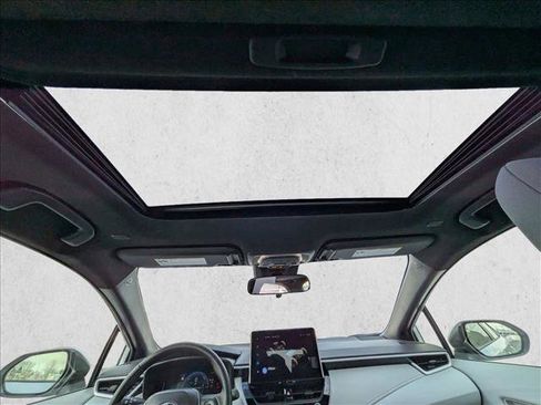 Certified 2025 Toyota Corolla SE image 19