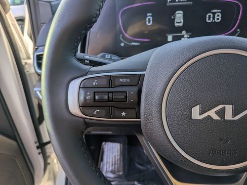 Used 2025 Kia Sportage EX FWD image 28