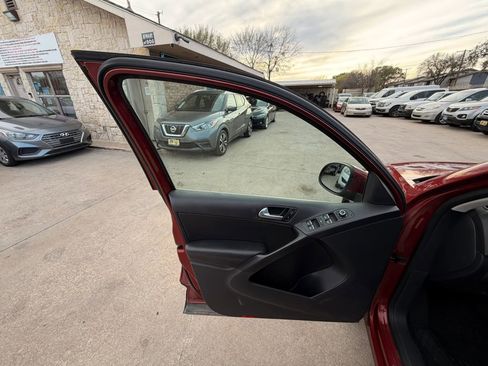 Used 2012 Volkswagen Tiguan S FWD image 18