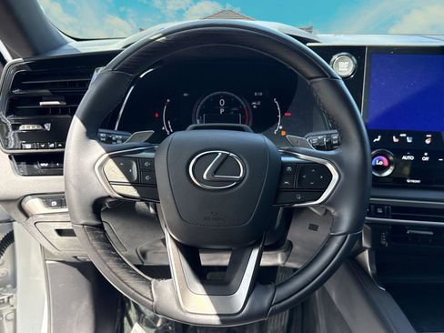 Used 2024 Lexus RX 350 FWD w/ Convenience Package image 9