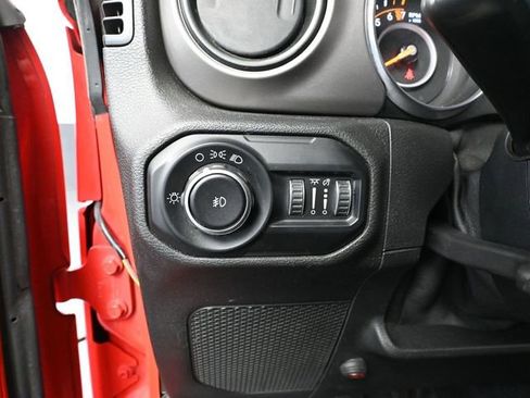 Used 2020 Jeep Wrangler Sport image 29