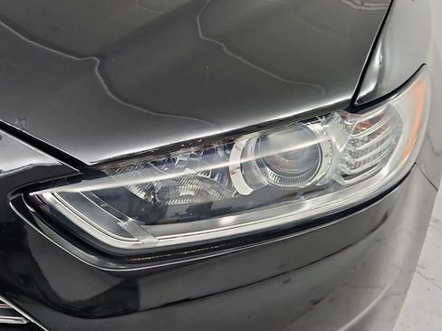 Used 2016 Ford Fusion SE FWD image 10