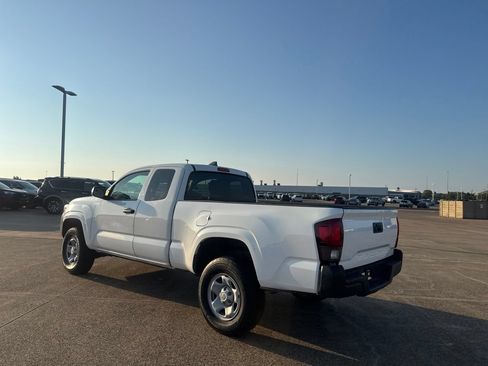 Used 2023 Toyota Tacoma SR RWD image 12