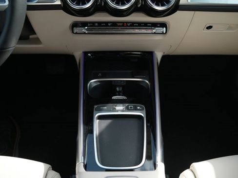 Used 2026 Mercedes-Benz GLB 250 4MATIC image 26