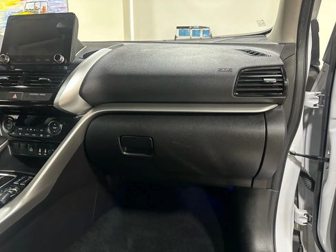 Used 2022 Mitsubishi Eclipse Cross SE image 31