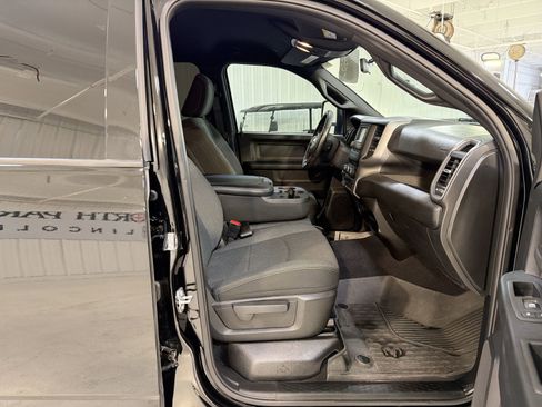 Used 2024 RAM 2500 Tradesman w/ Chrome Appearance Group image 27