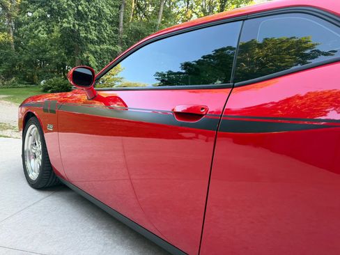 Used 2019 Dodge Challenger R/T RWD image 15