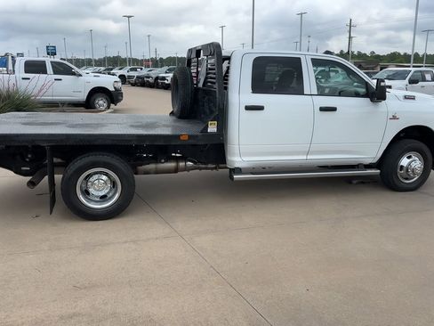 Used 2024 RAM 3500 Tradesman w/ Chrome Appearance Group AWD/4WD image 9