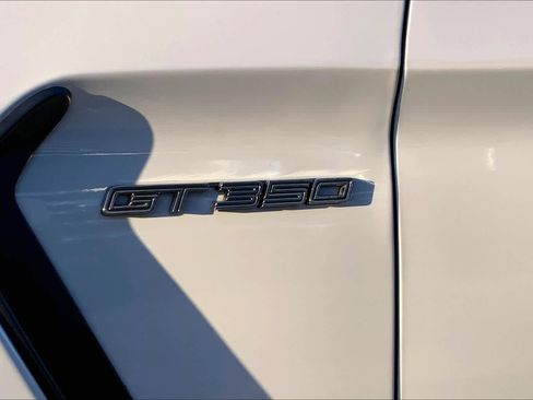 Used 2017 Ford Mustang Shelby GT350 image 25