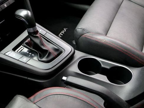 Used 2018 Hyundai Elantra Sport image 19