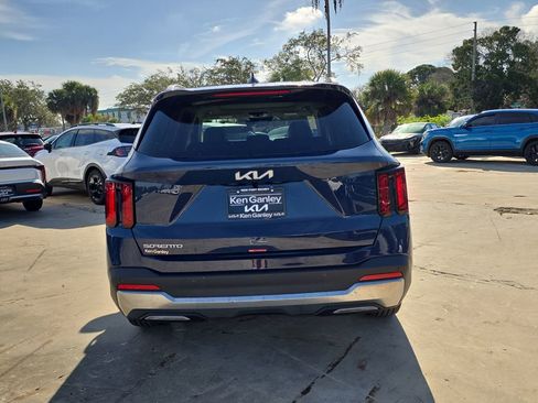 New 2026 Kia Sorento S w/ S Panoramic Sunroof Package image 7