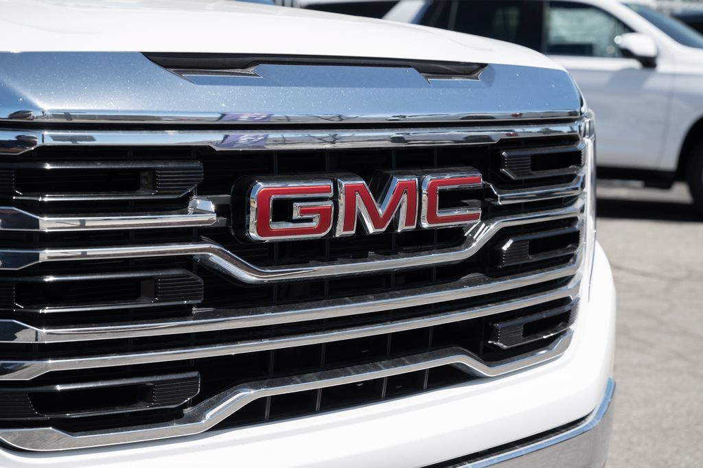 Used 2026 GMC Sierra 1500 SLT RWD image 11