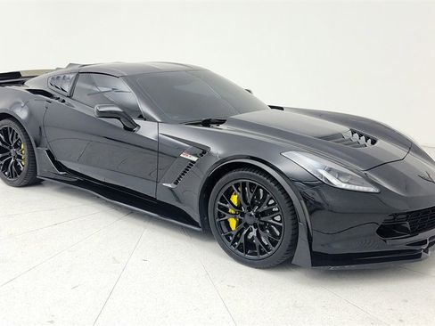 Used 2017 Chevrolet Corvette Z06 w/ Z07 Performance Package image 8