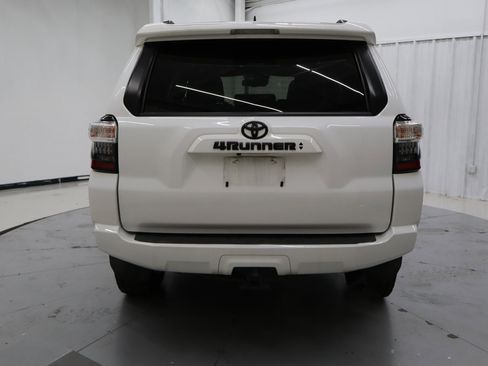 Used 2021 Toyota 4Runner SR5 Premium image 6