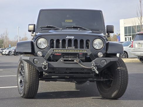 Used 2015 Jeep Wrangler Unlimited Rubicon image 23