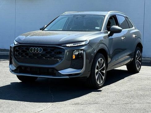 New 2026 Audi Q3 quattro 2.0T AWD/4WD image 1
