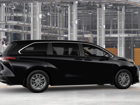 New 2026 Toyota Sienna LE FWD image 11