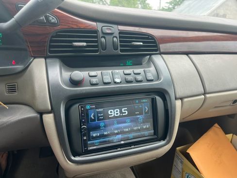 Used 2004 Cadillac De Ville FWD image 18
