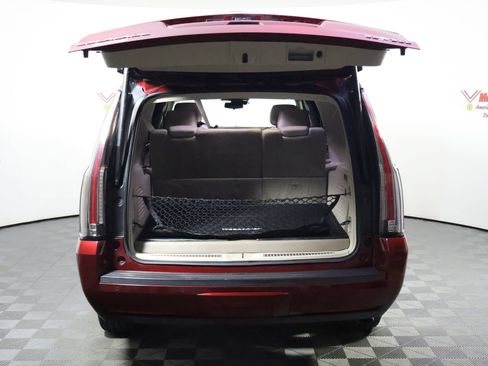 Used 2017 Cadillac Escalade ESV Premium Luxury AWD/4WD image 11
