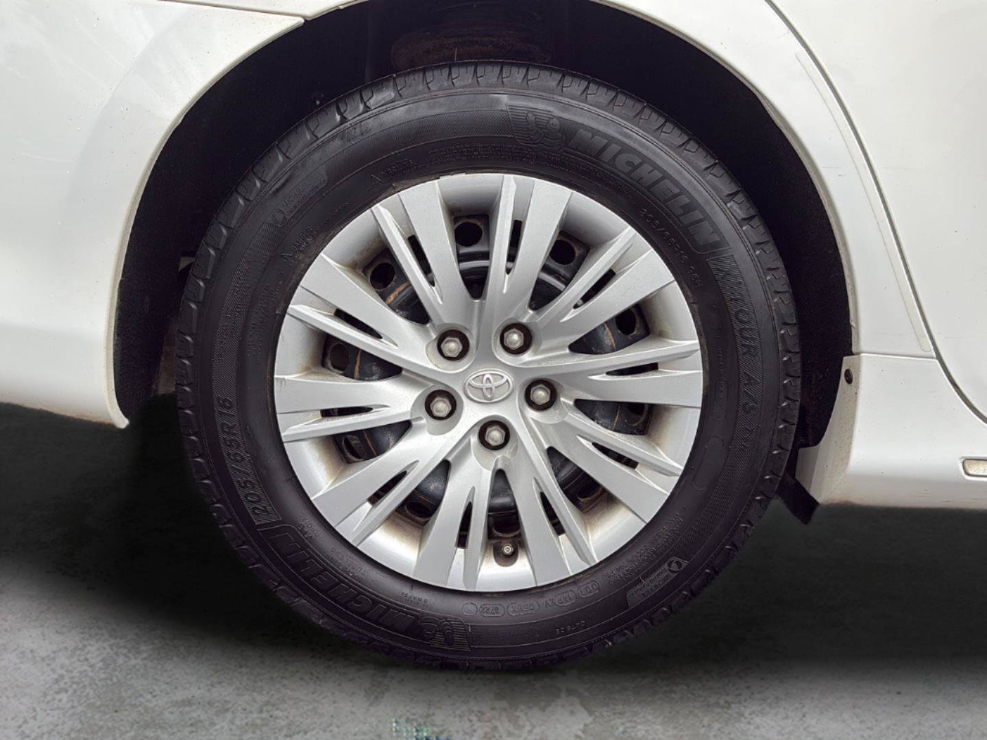 Used 2012 Toyota Camry LE FWD image 20