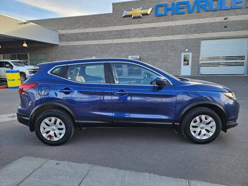 Used 2019 Nissan Rogue Sport S image 6