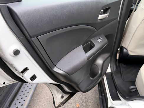 Used 2015 Honda CR-V LX image 11