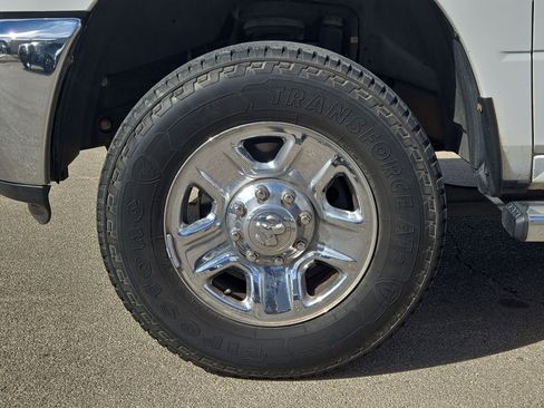 Used 2016 RAM 2500 Tradesman w/ Chrome Appearance Group image 11