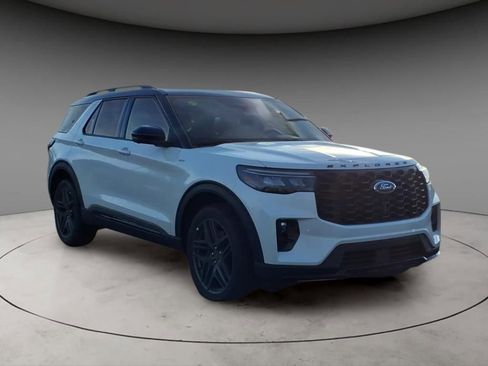 New 2026 Ford Explorer ST-Line w/ ST-Line Street Pack image 14