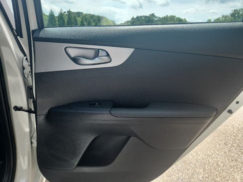Used 2023 Kia Forte LXS FWD image 32