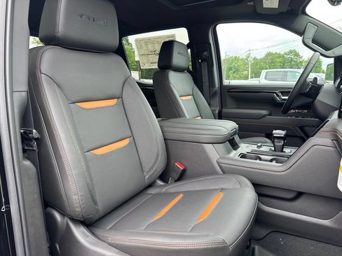 New 2026 GMC Sierra 1500 AT4 w/ AT4 Premium Package AWD/4WD image 11