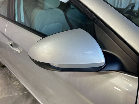 Used 2017 Hyundai Elantra SE image 6