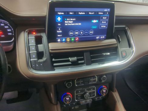 Used 2021 Chevrolet Suburban High Country w/ Premium Package image 43