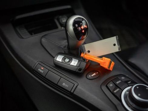 Used 2011 BMW M3 Coupe RWD image 25