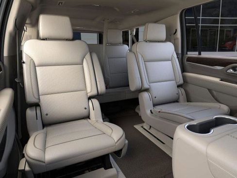New 2024 GMC Yukon XL Denali w/ Advanced Technology Package image 17