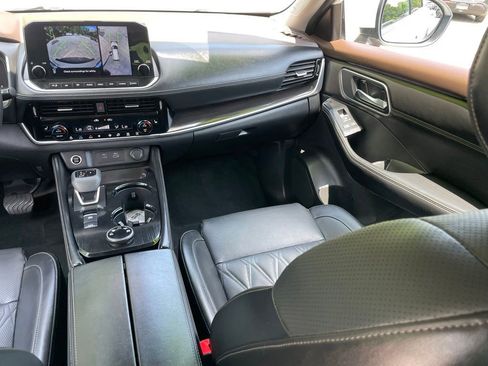 Certified 2023 Nissan Rogue Platinum w/ Platinum Premium Package AWD/4WD image 10