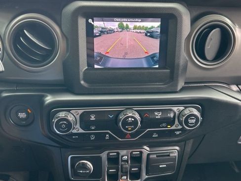Used 2022 Jeep Gladiator Sport AWD/4WD image 12