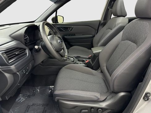 Used 2025 Subaru Forester Premium AWD/4WD image 17