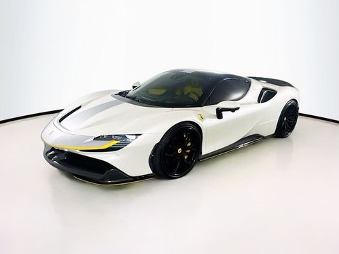 Used 2022 Ferrari SF90 Spider Base image 37