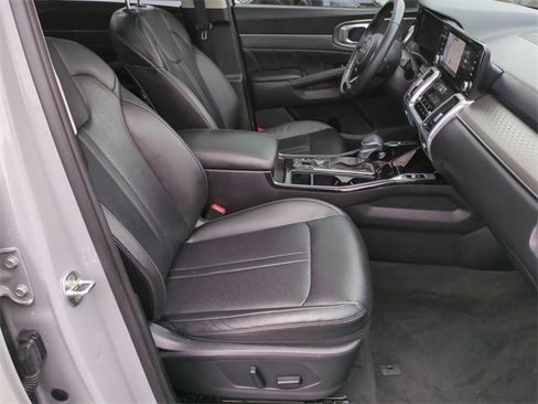 Used 2023 Kia Sorento SX image 29
